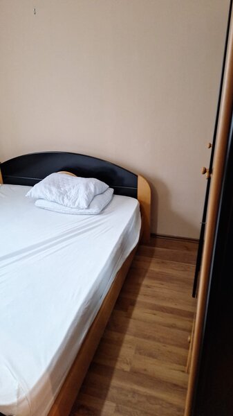 Piata Gorjului, Militari,