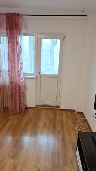 Piata Gorjului, Militari,